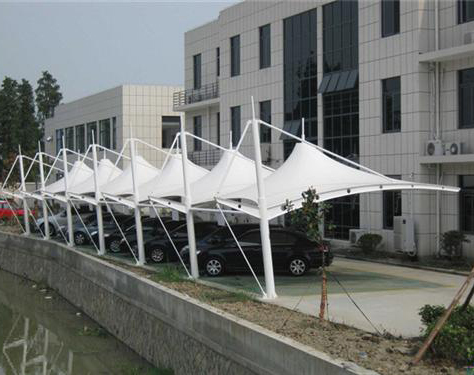 哪些因素影響著膜結(jié)構(gòu)車棚的使用壽命？