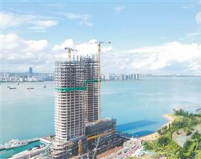 ?？谑讉€(gè)裝配式全鋼結(jié)構(gòu)項(xiàng)目封頂