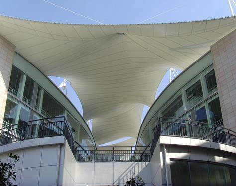 佛蘭空間膜結構公司解讀商場屋頂膜結構特點